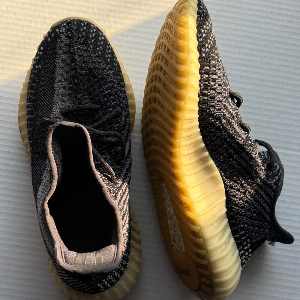Adidas Yeezy Boost 350 V2 “Carbon” Black Gray Sneakers Size 8 - Picture 2 of 8